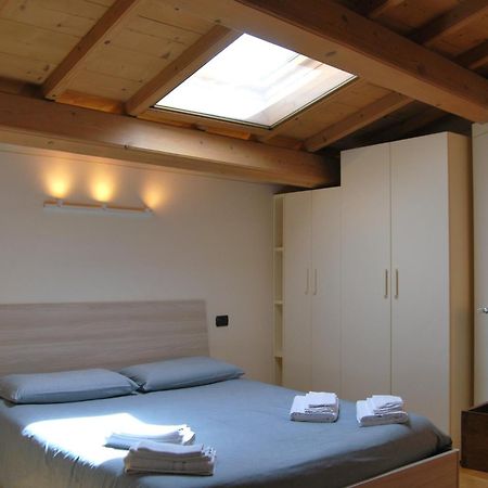 Attic 1 Centro Storico Peschiera del Garda Exterior foto