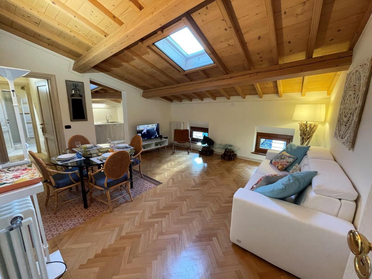 Attic 1 Centro Storico Peschiera del Garda Exterior foto