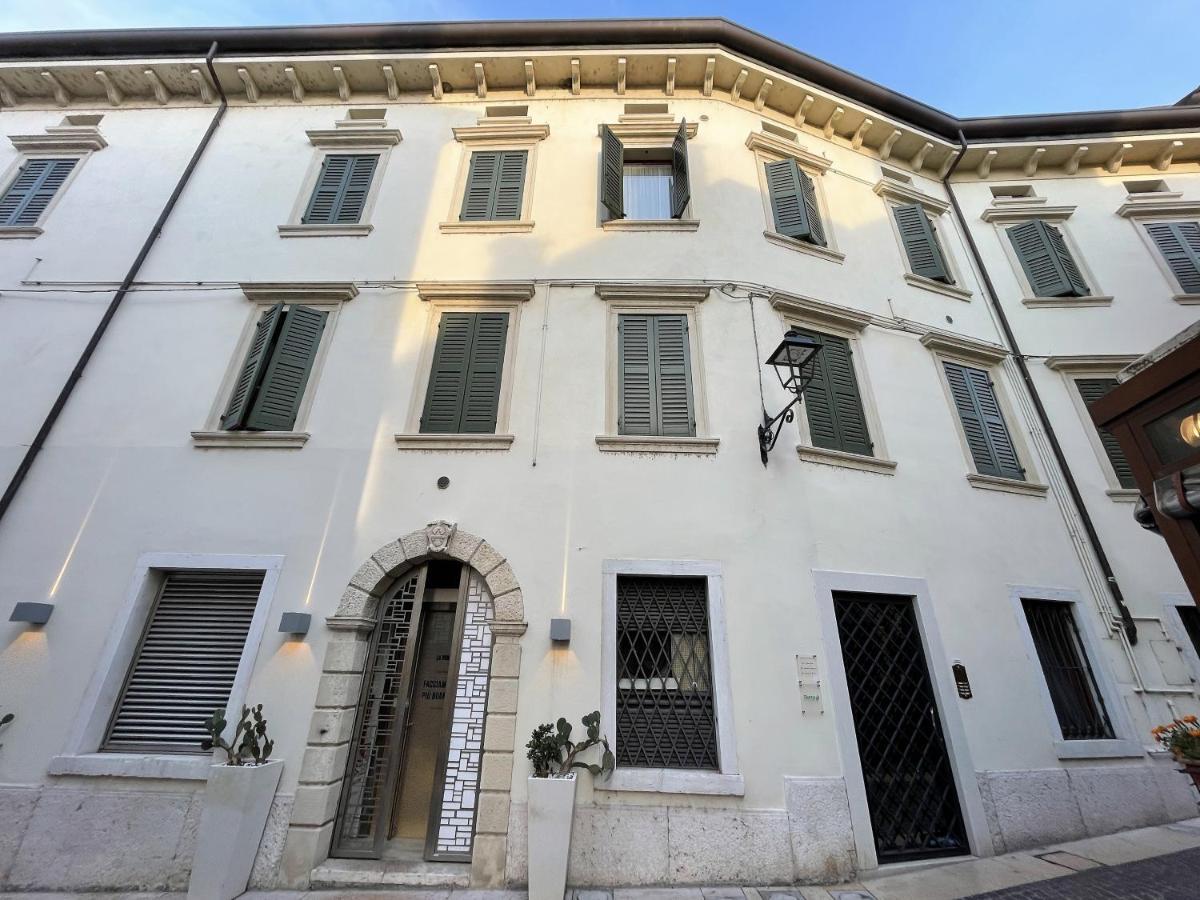 Attic 1 Centro Storico Peschiera del Garda Exterior foto