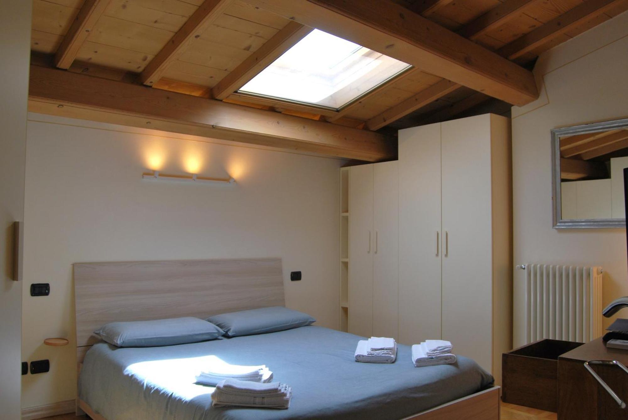Attic 1 Centro Storico Peschiera del Garda Exterior foto
